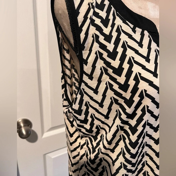 Corvia sz XL b,ack and tan tank top - Picture 2 of 5